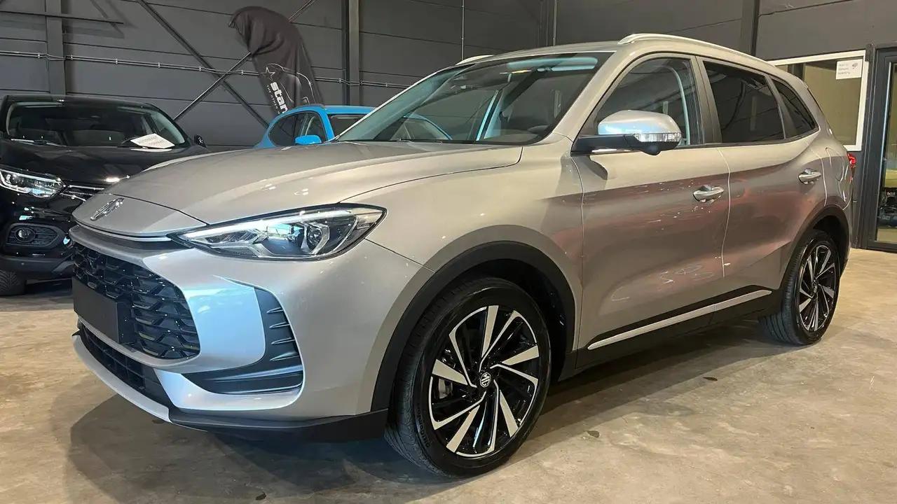 MG ZS 1.5 Hybrid+ Luxury - 06/2025 - 28 km!! — photo 1 of 15
