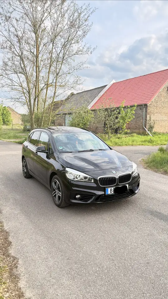 BMW 220 220d Active Tourer Sport Line — photo 1 of 5