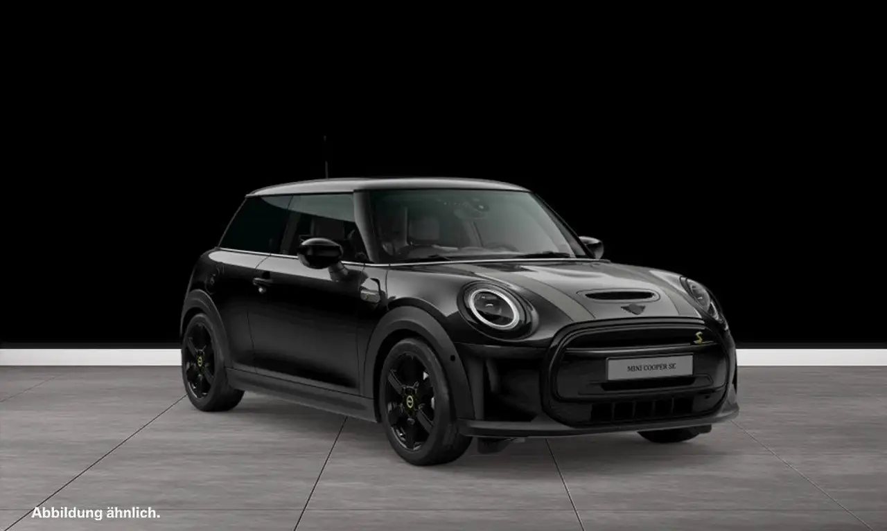 MINI Cooper SE Hatch — photo 1 of 4