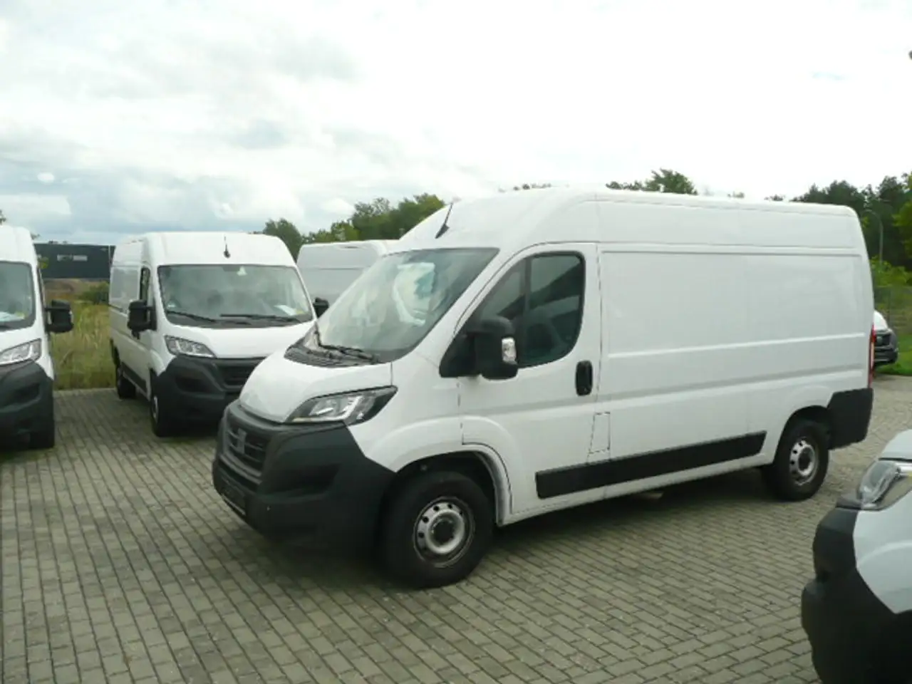 Fiat Ducato Hochr.-Ka 33 120 L2H2 37640Km Klima Tempo — photo 1 of 9