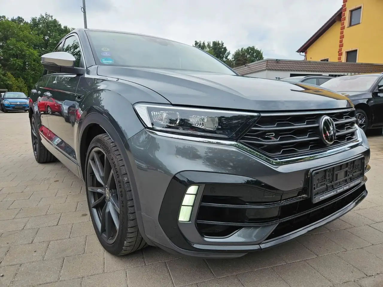 Volkswagen T-Roc R 4Motion Akropovic — photo 1 of 15