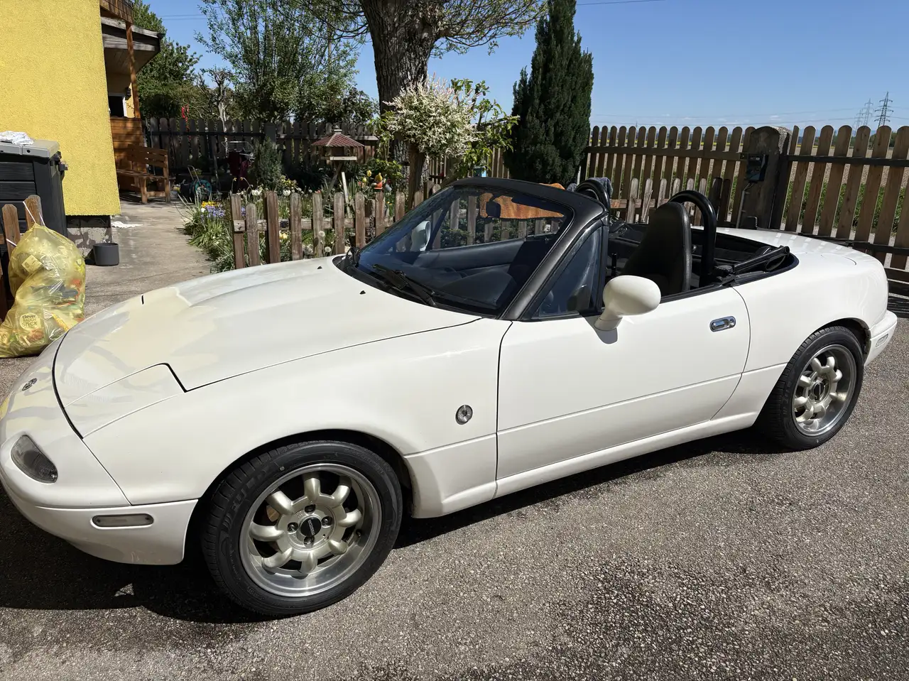 Mazda MX-5 1,8 — photo 1 of 9