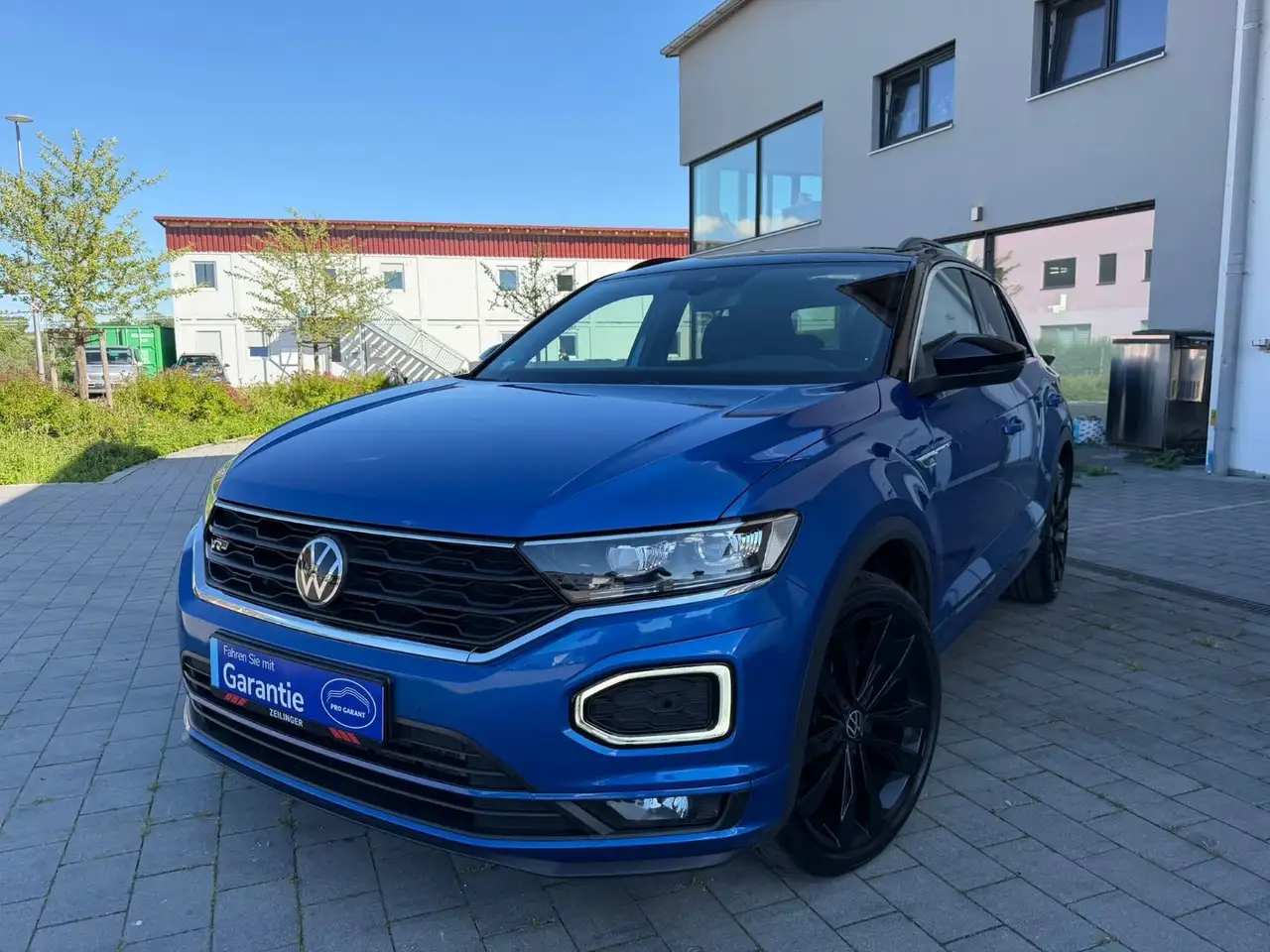 Volkswagen T-Roc Sport DSG 4Motion R Line LED Virtual Alu — photo 1 of 10