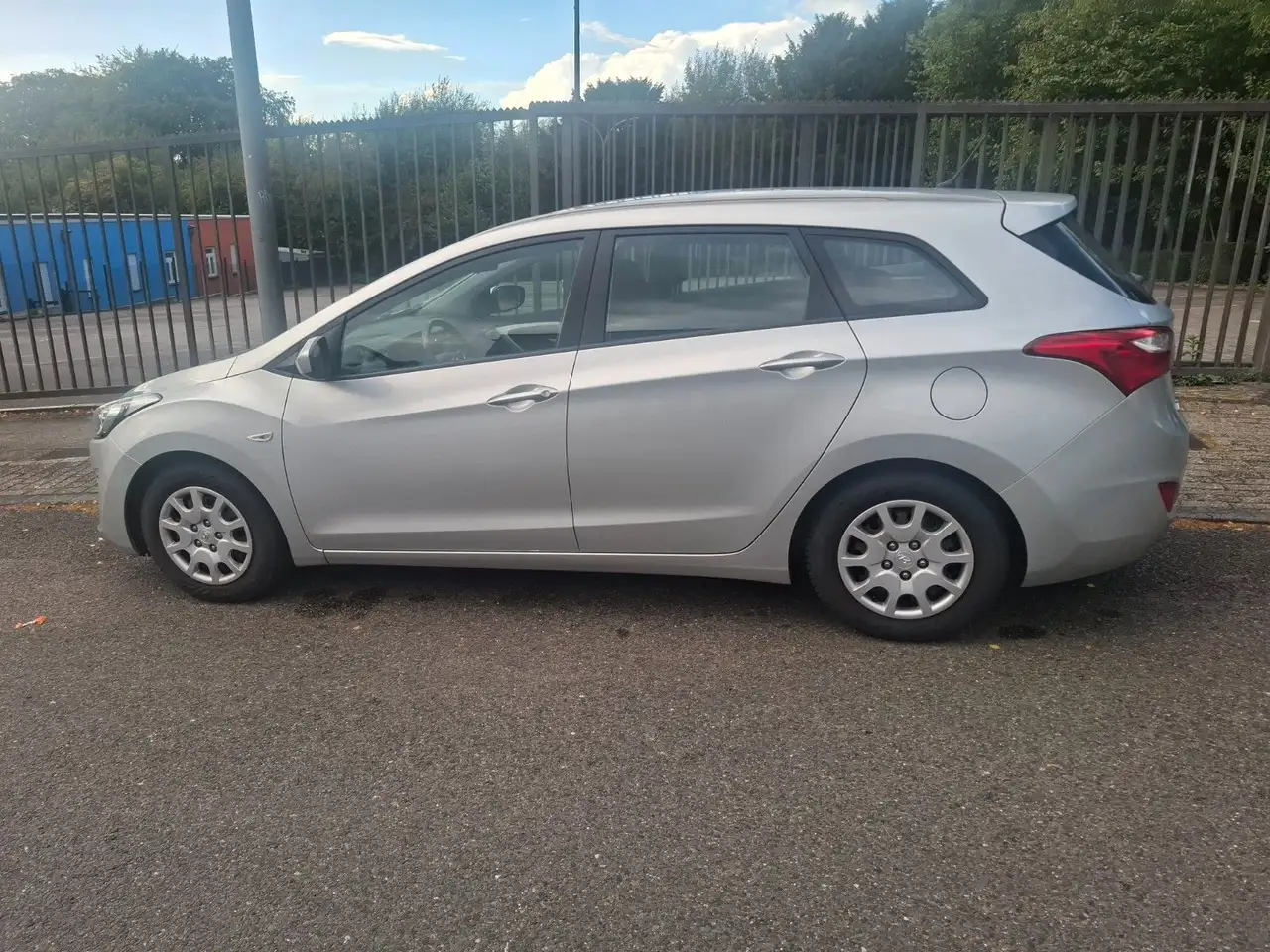 Hyundai i30 cw Style. 1HAND SCHECKHEFT TÜV BIS 03 2028 — photo 1 of 15