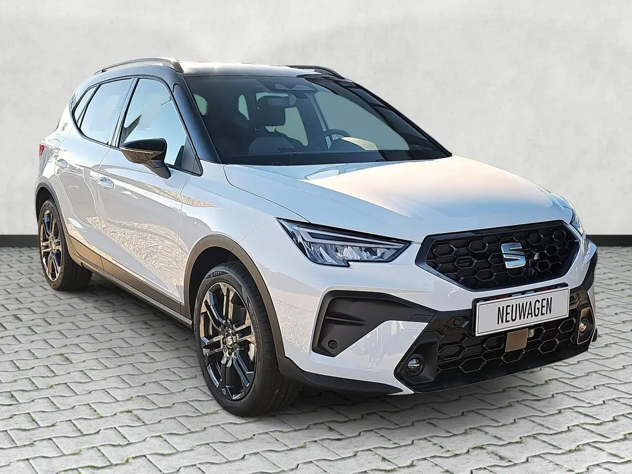 SEAT Arona 1.0 TSI 85 kW FR DSG / Kessy FullLink 18Zoll 85... — photo 1 of 14