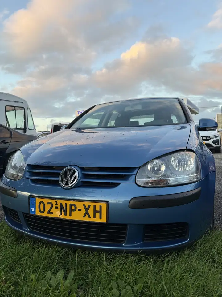 Volkswagen Golf 1.4 Comfortline — photo 1 of 6