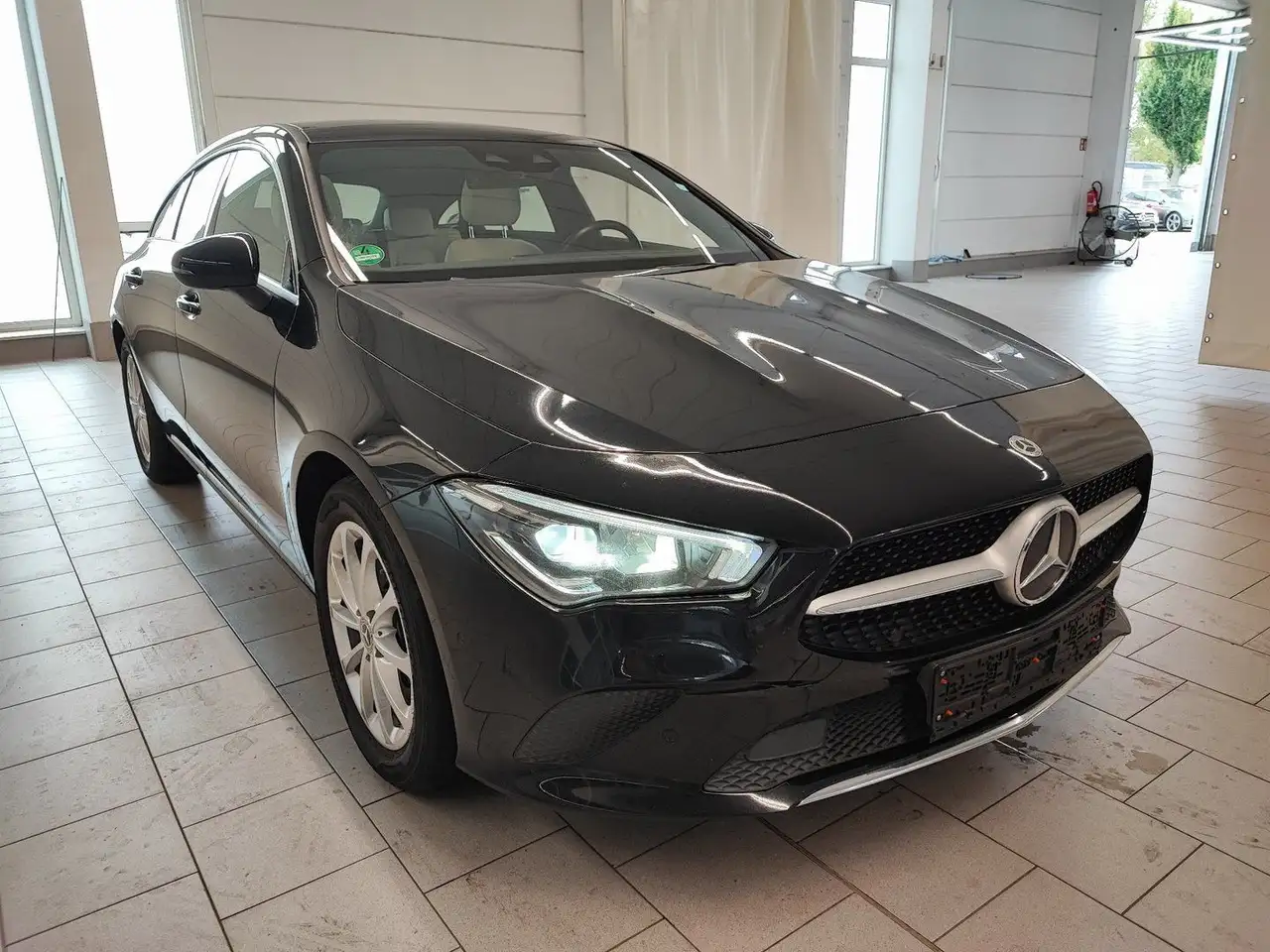 Mercedes-Benz CLA 250 Progressive PANO KAM SPUR AHK TOTENWI — photo 1 of 15