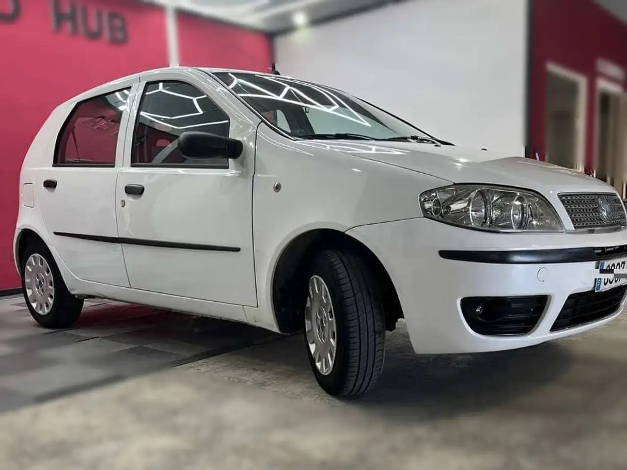 Fiat Punto 1.3 MultiAir 60cv — photo 1 of 7