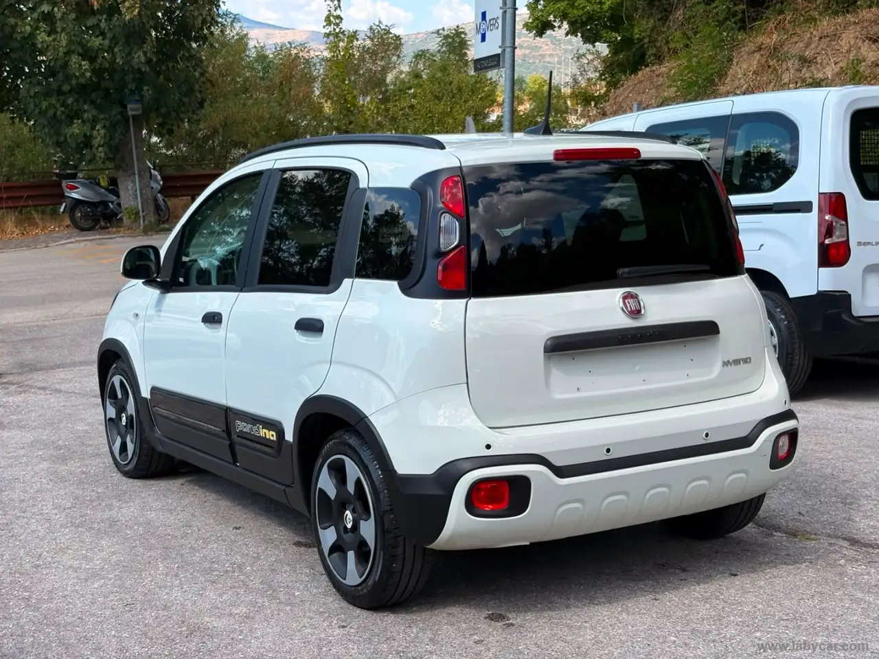 2025 Fiat Panda 1.0 FireFly S&S Hybrid Pandina, photograph 7