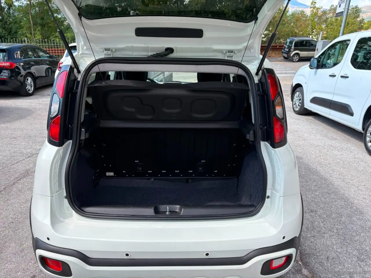 2025 Fiat Panda 1.0 FireFly S&S Hybrid Pandina, photograph 10