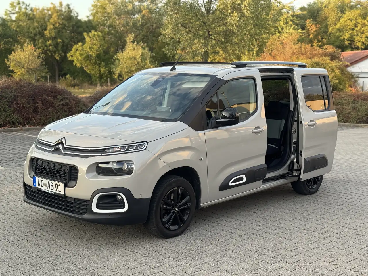Citroen Berlingo M BlueHDi / 1. Hand / Neuer AT Motor bei Citroen — photo 1 of 20