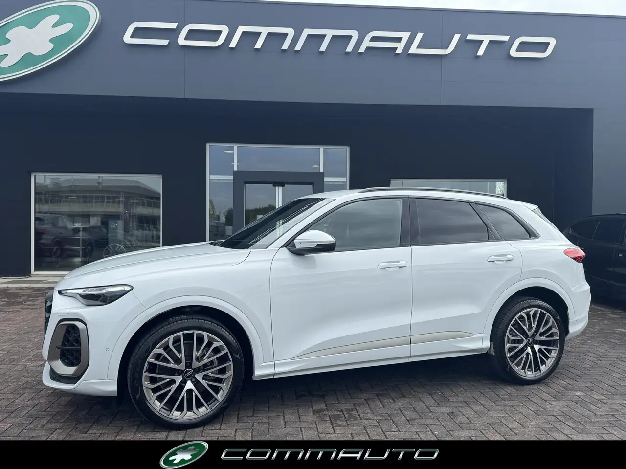 Audi Q5 TDI 150 kW mHEV+ S tronic quattro Business — photo 1 of 15