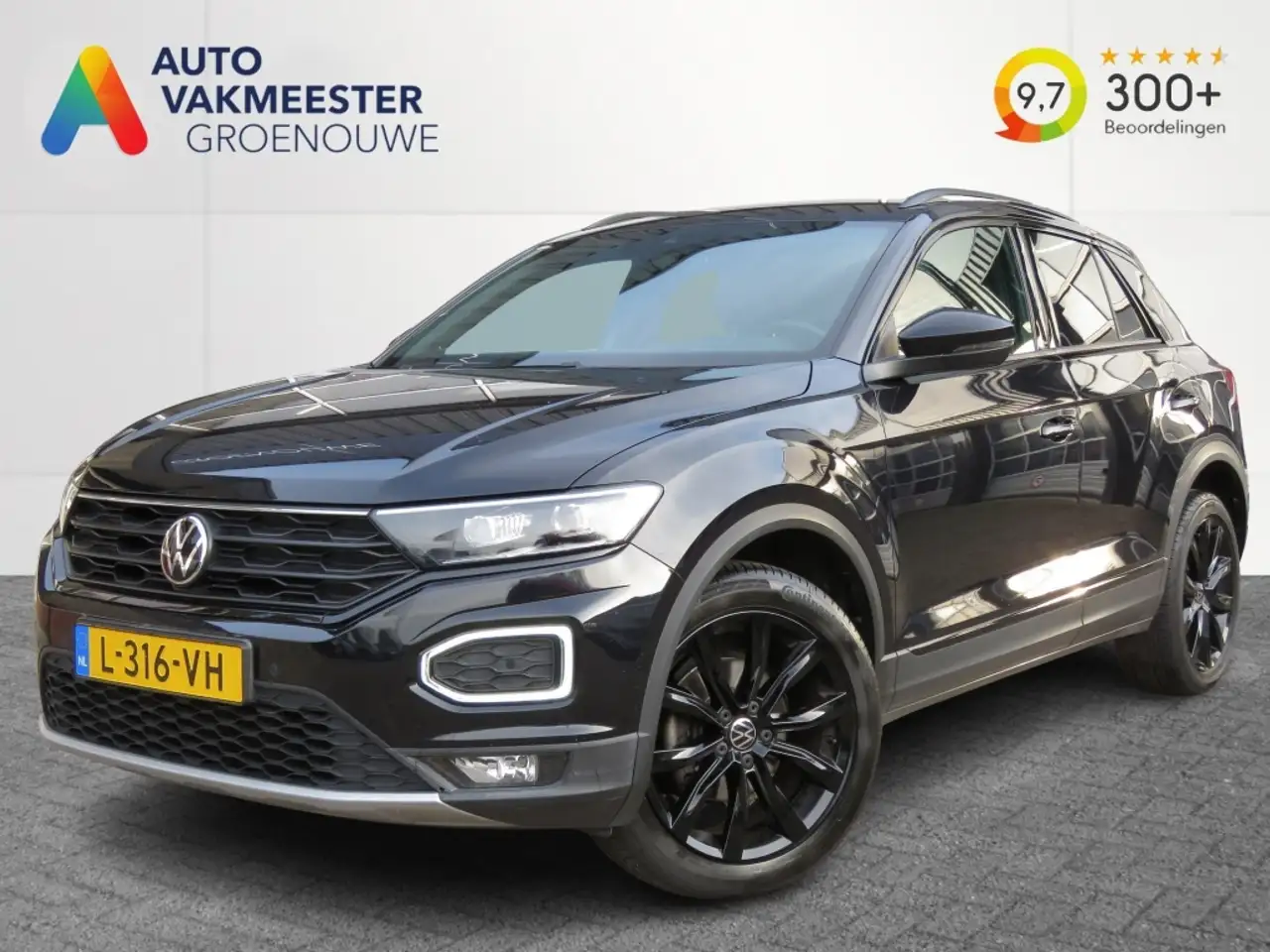 Volkswagen T-Roc 1.5 TSI 150pk SPORT BLACK EDITION / Led / Beats au — photo 1 of 40