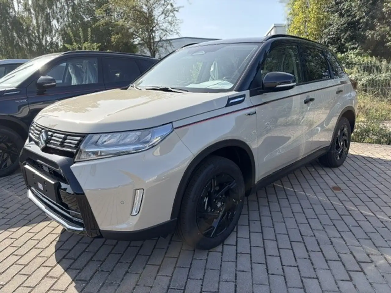 Suzuki Vitara Comfort+ ALLGRIP AT "X-ITE" + Winterräder — photo 1 of 7