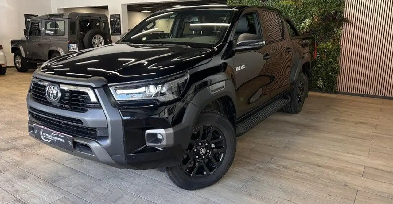Toyota Hilux 2.8 D-4D 204CH DOUBLE CABINE INVINCIBLE 4WD MY25 — photo 1 of 27