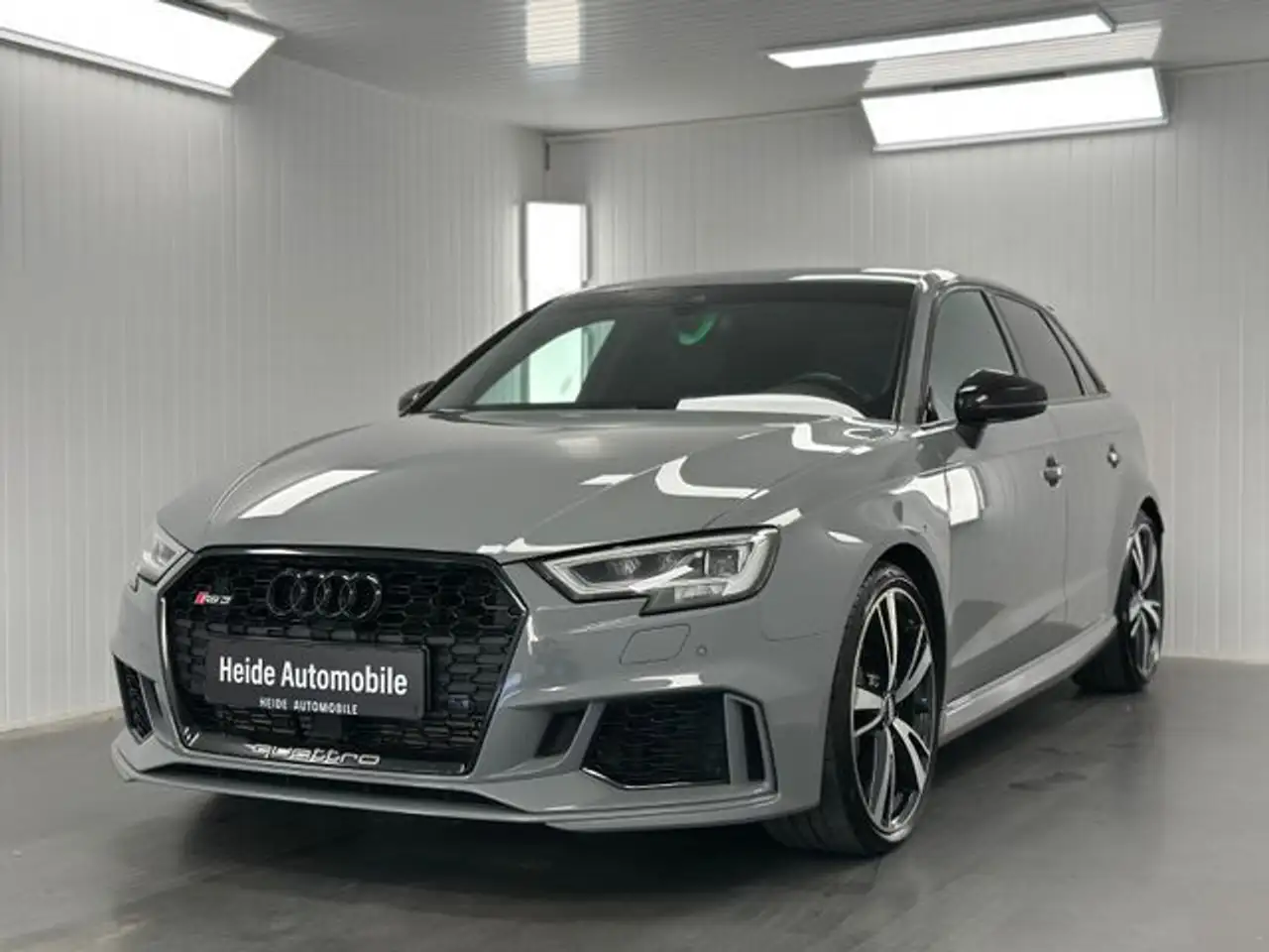 Audi RS3 RS 3 Sportback 2.5 TFSI quattro — photo 1 of 15