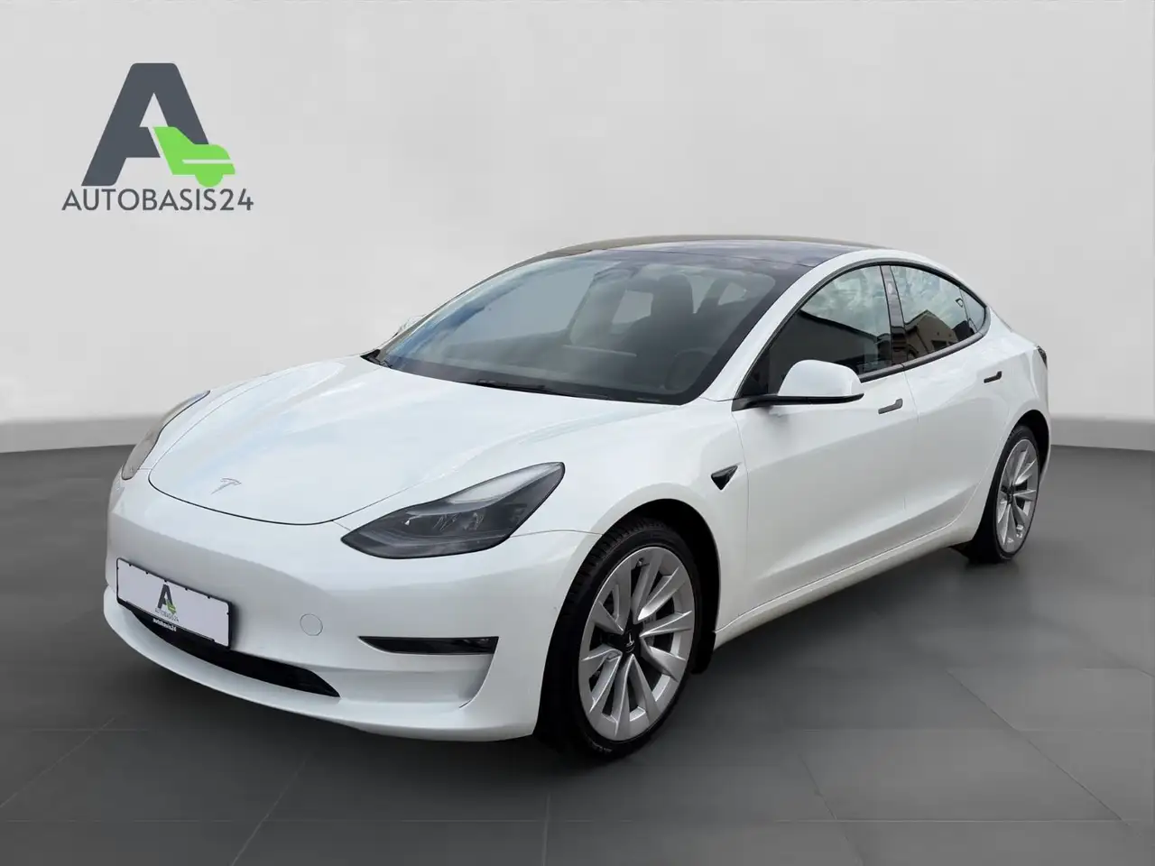 Tesla Model 3 Long Range Dual AWD *Shanghai* 1.Hand* — photo 1 of 20