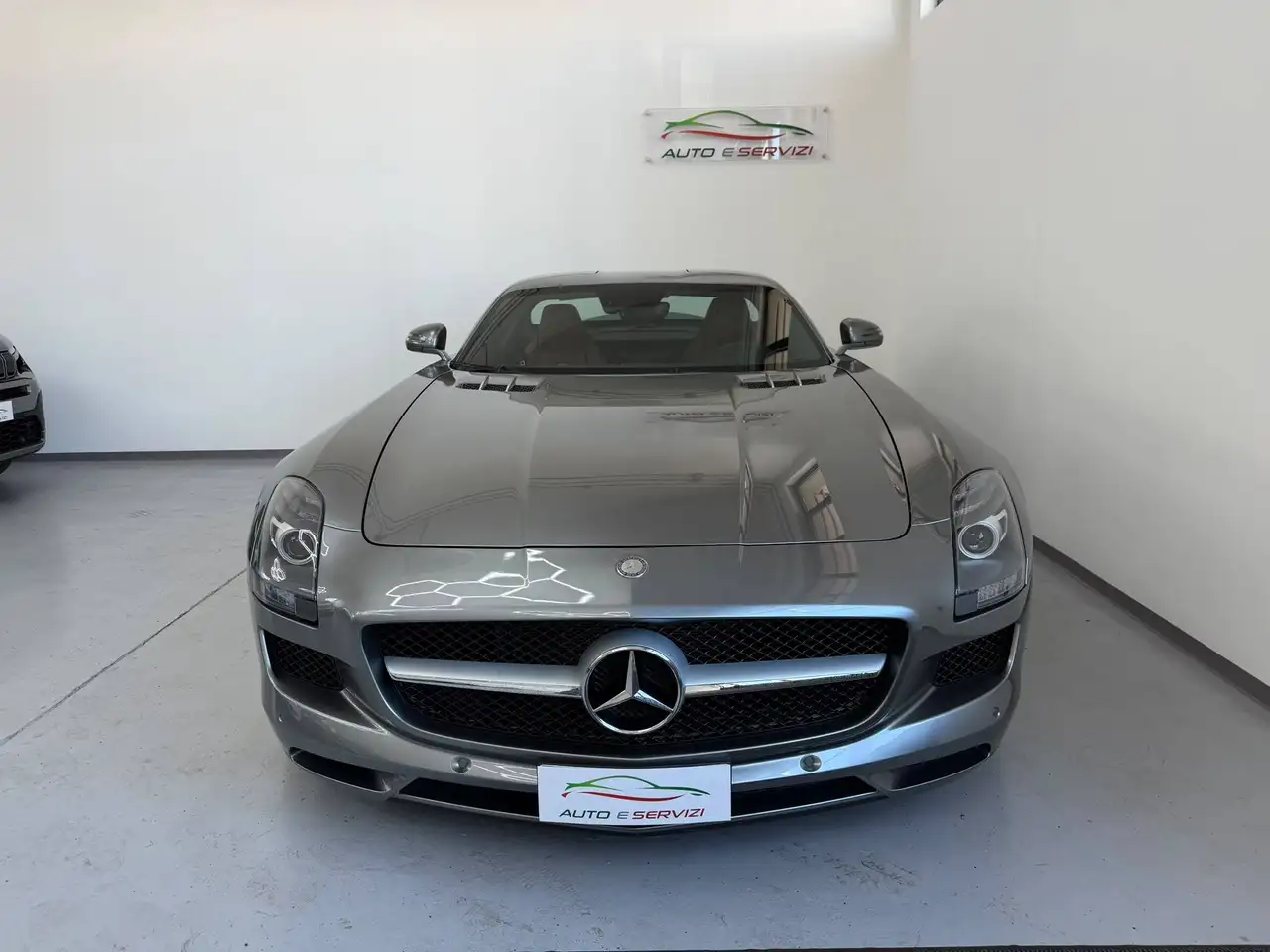 Mercedes-Benz SLS SLS AMG Coupe 6.2 auto — photo 1 of 15