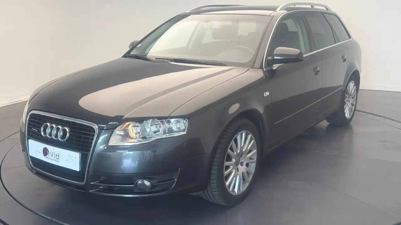 Audi A4 3.0 TDI 233 AMBITION LUXE 2eme MAINS / SUIVI COMPLET AUDI — photo 1 of 23