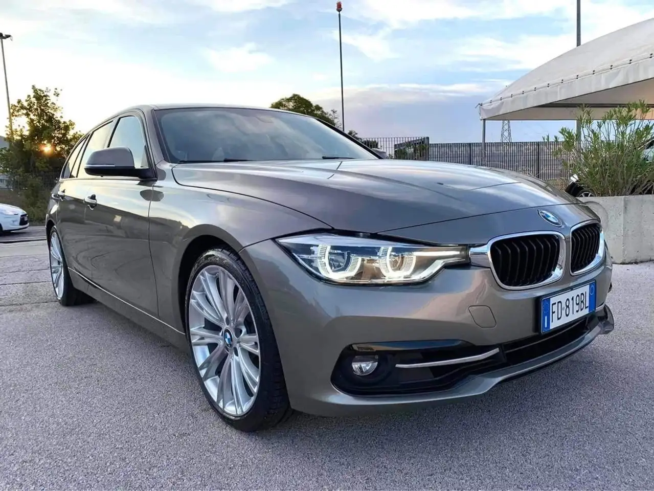 BMW 325 325d Touring Msport — photo 1 of 8