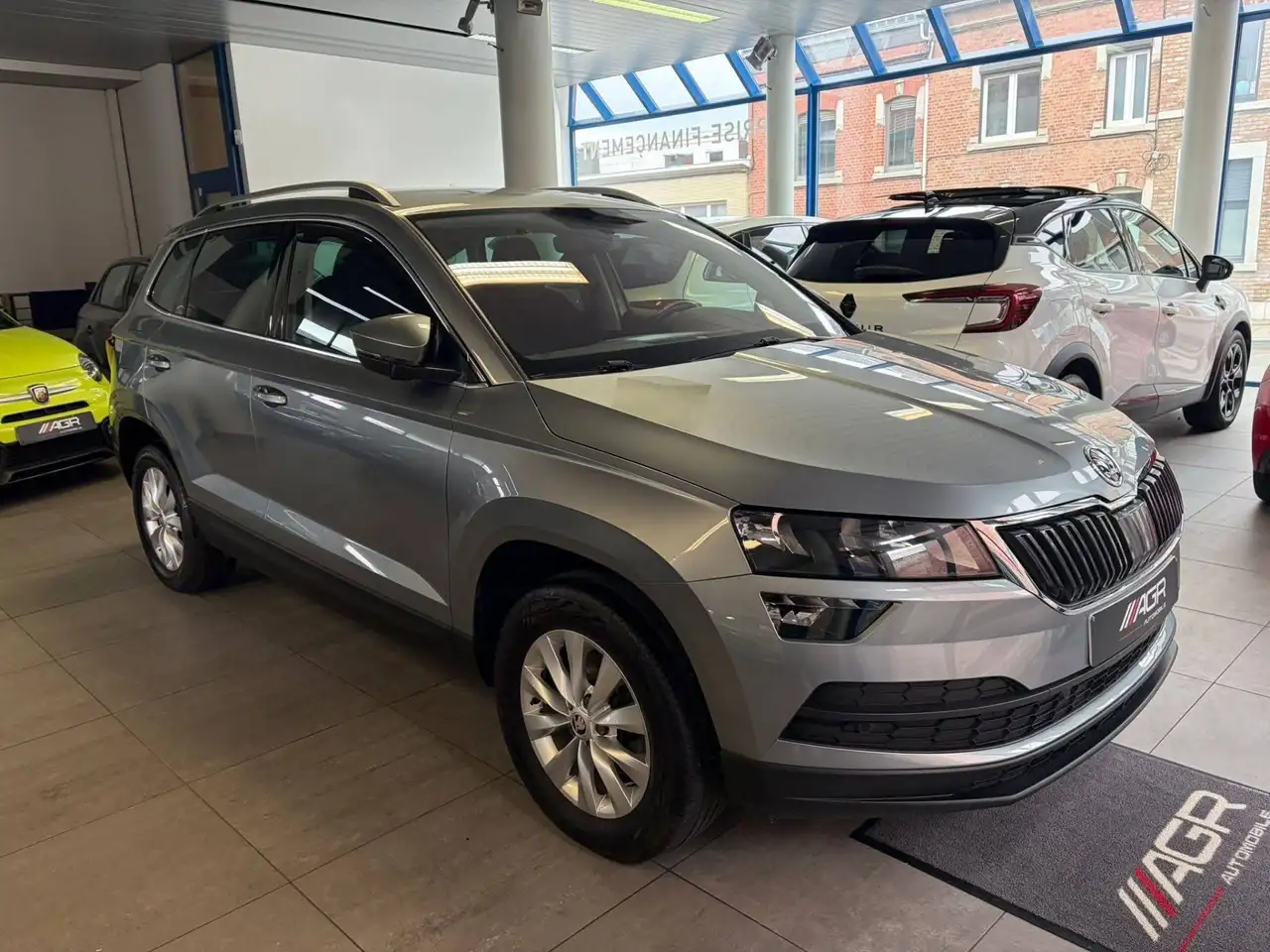 Skoda Karoq BOITE AUTO TRES BIEN EQUIPEE GARANTIE — photo 1 of 15