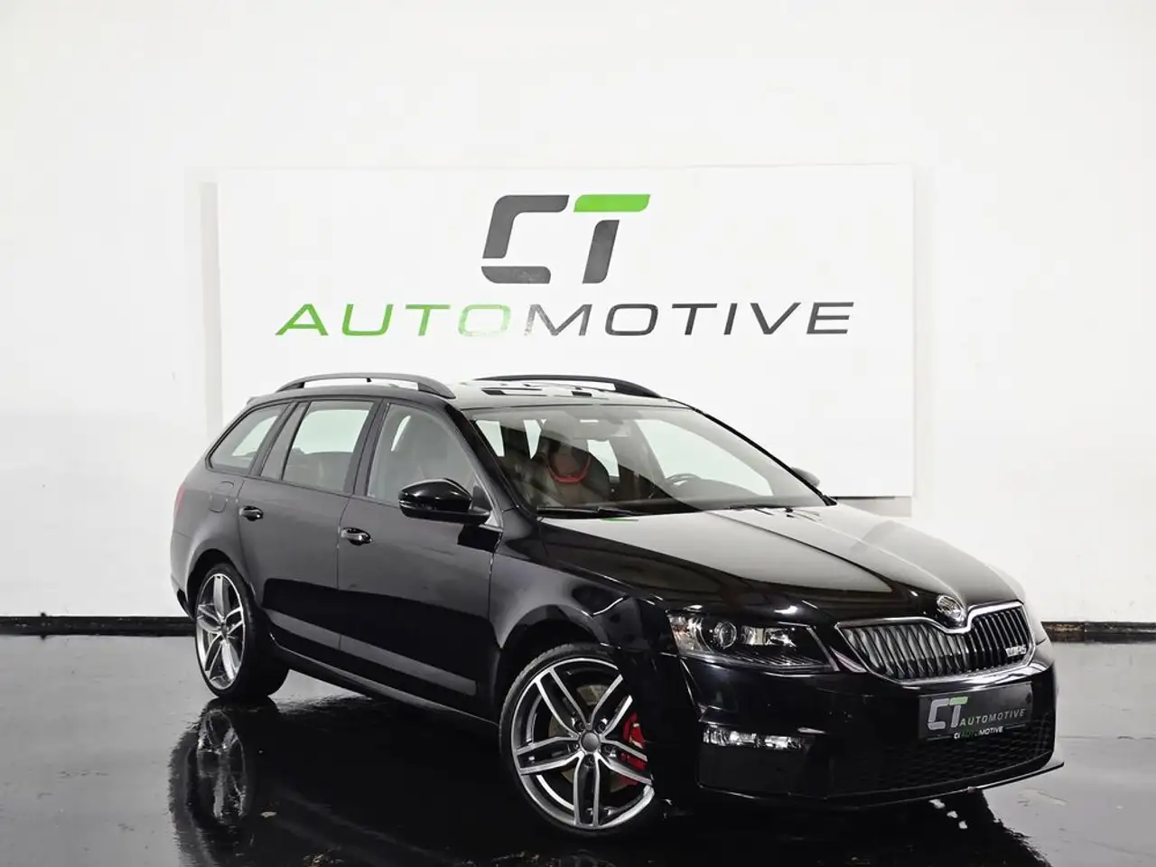 Skoda Octavia Combi RS 2,0 TDI DSG — photo 1 of 12