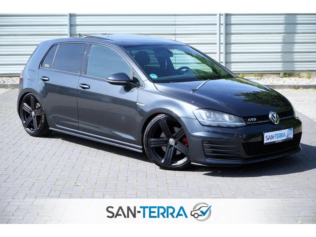 Volkswagen Golf VII GTD R32-RÄDER*PANO*MULTI-LENKRAD*PDC*SHZ*SPORT — photo 1 of 29