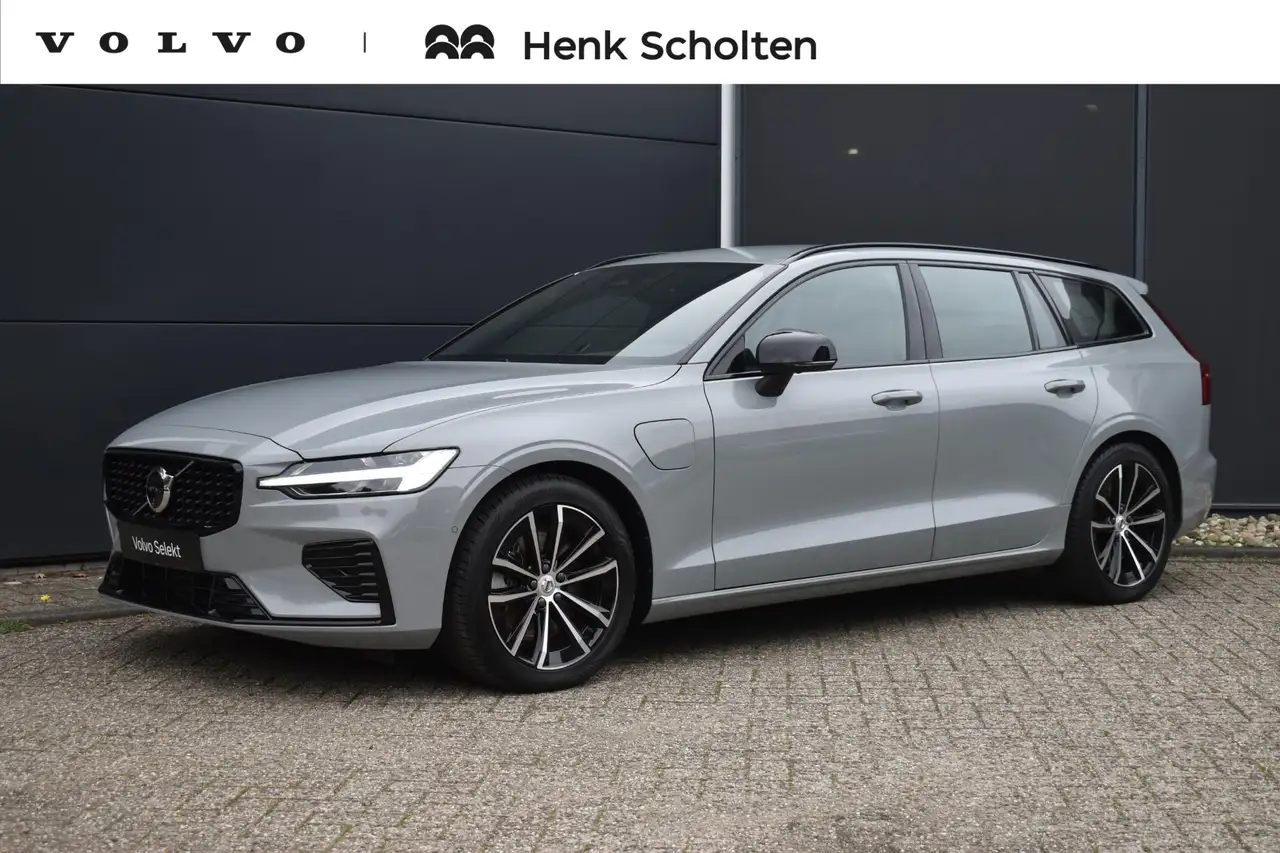 Volvo V60 T6 Plug-in hybrid AWD Plus Dark | Trekhaak | Verwa — photo 1 of 37