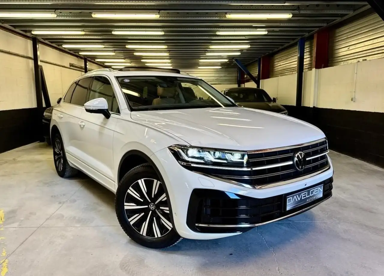 Volkswagen Touareg 3.0 V6 eHybrid PHEV 381 ch 4Motion Elegance Tiptronic 8 1e main Origine FR — photo 1 of 15