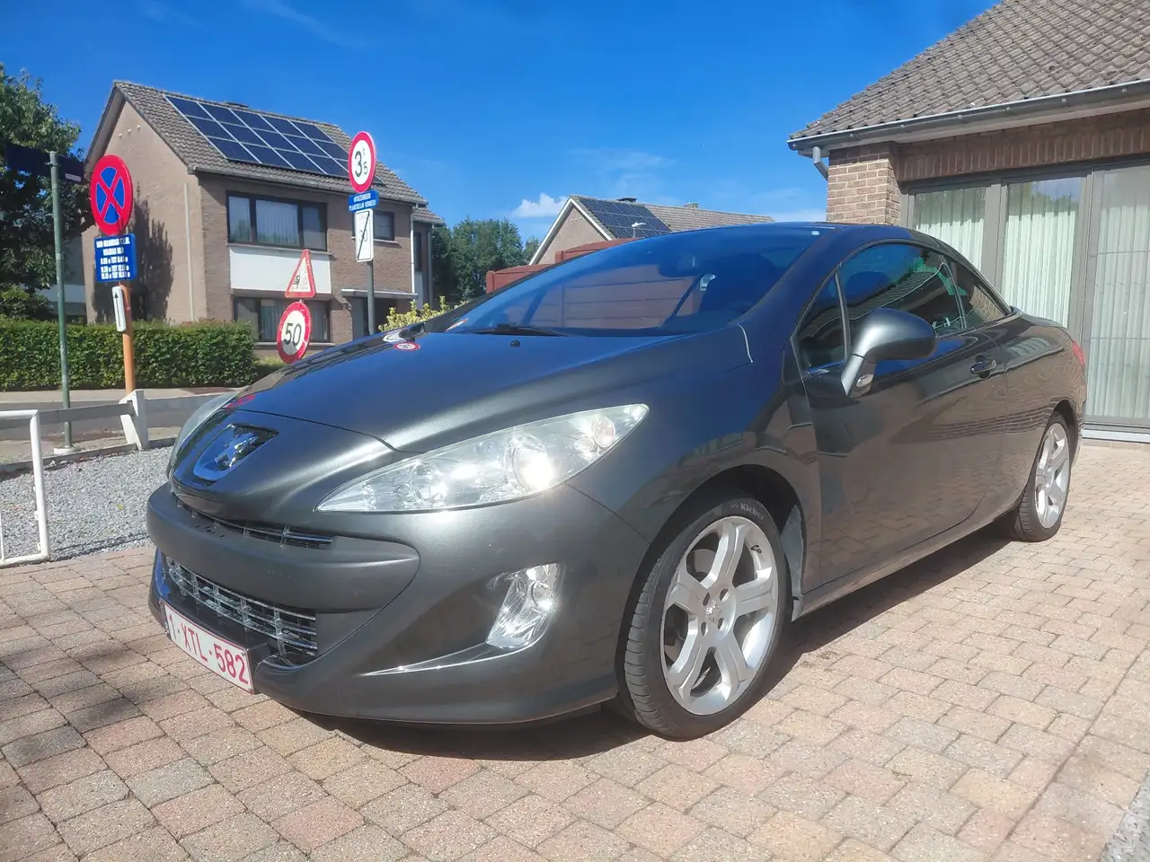 Peugeot 308 CC 1.6 THP Feline — photo 1 of 10