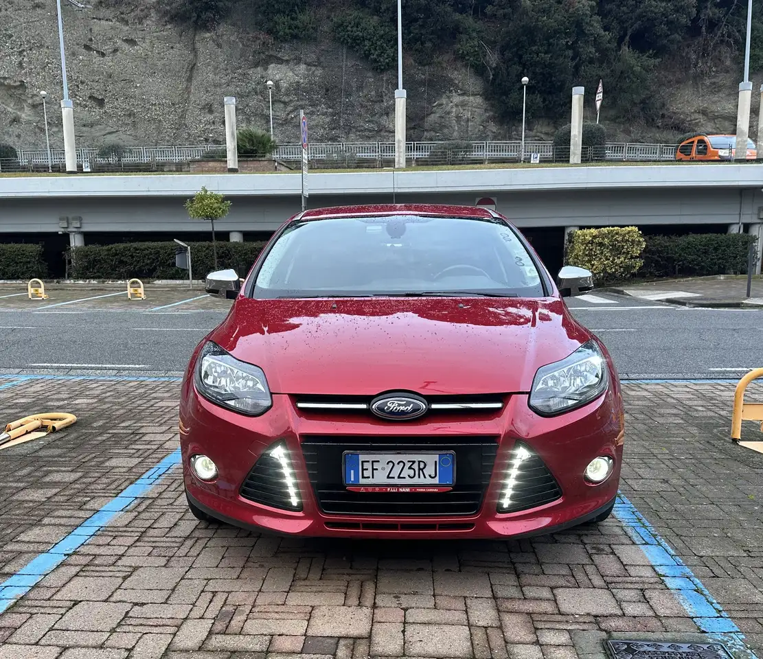 Ford Focus 5p 1.6 ecoboost Titanium s&s 150cv — photo 1 of 15