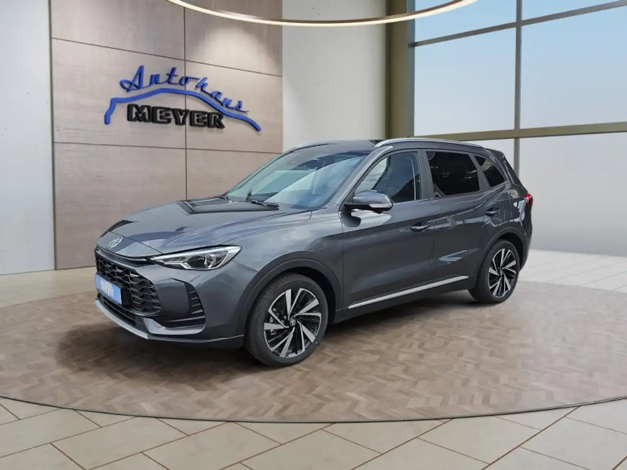 MG ZS Luxury 1,5 Hybrid+ 197PS Pano/18*Alu/LED/Navi/Lede — photo 1 of 36