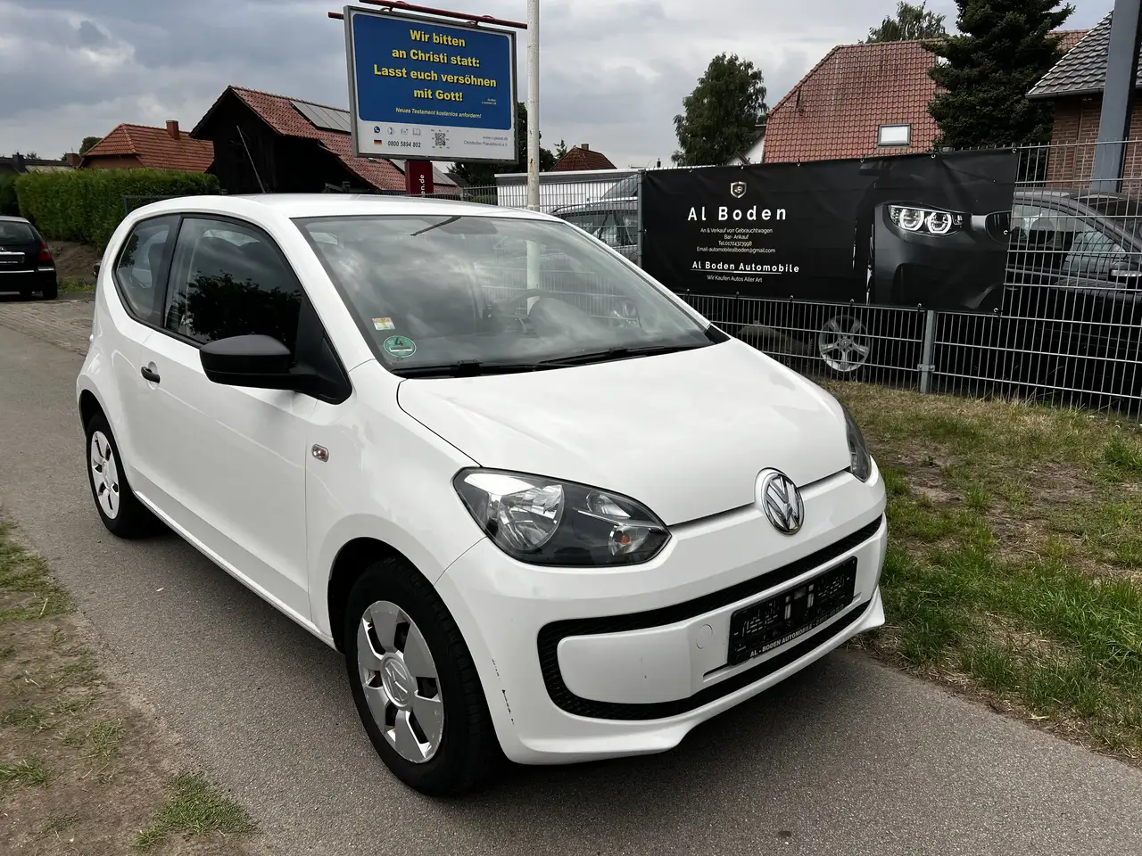 Volkswagen up! take up! Klimaanlage Tüv 06/2028 — photo 1 of 11