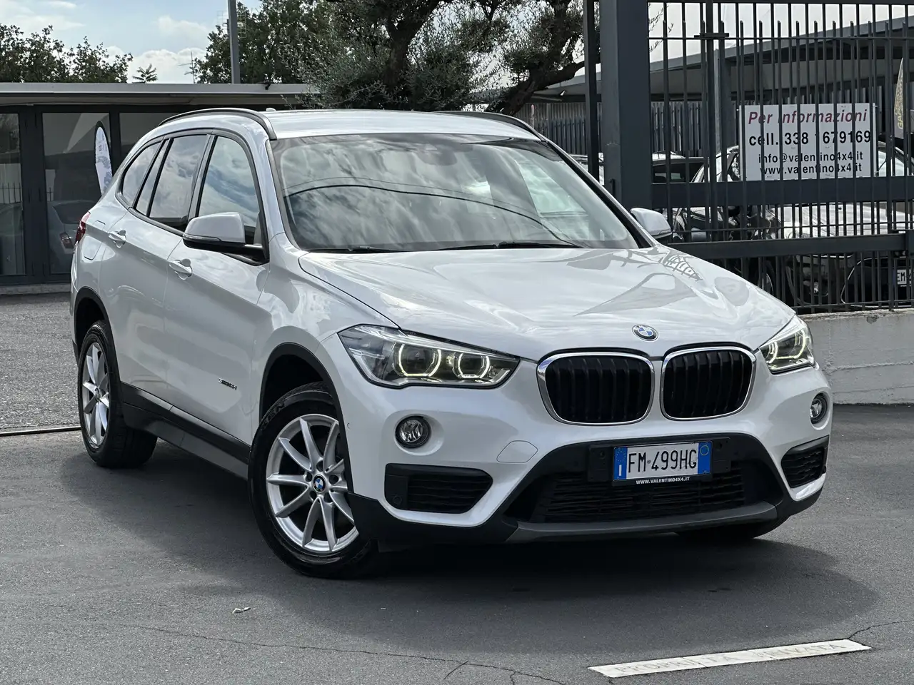 BMW X1 sdrive18d Advantage auto — photo 1 of 15