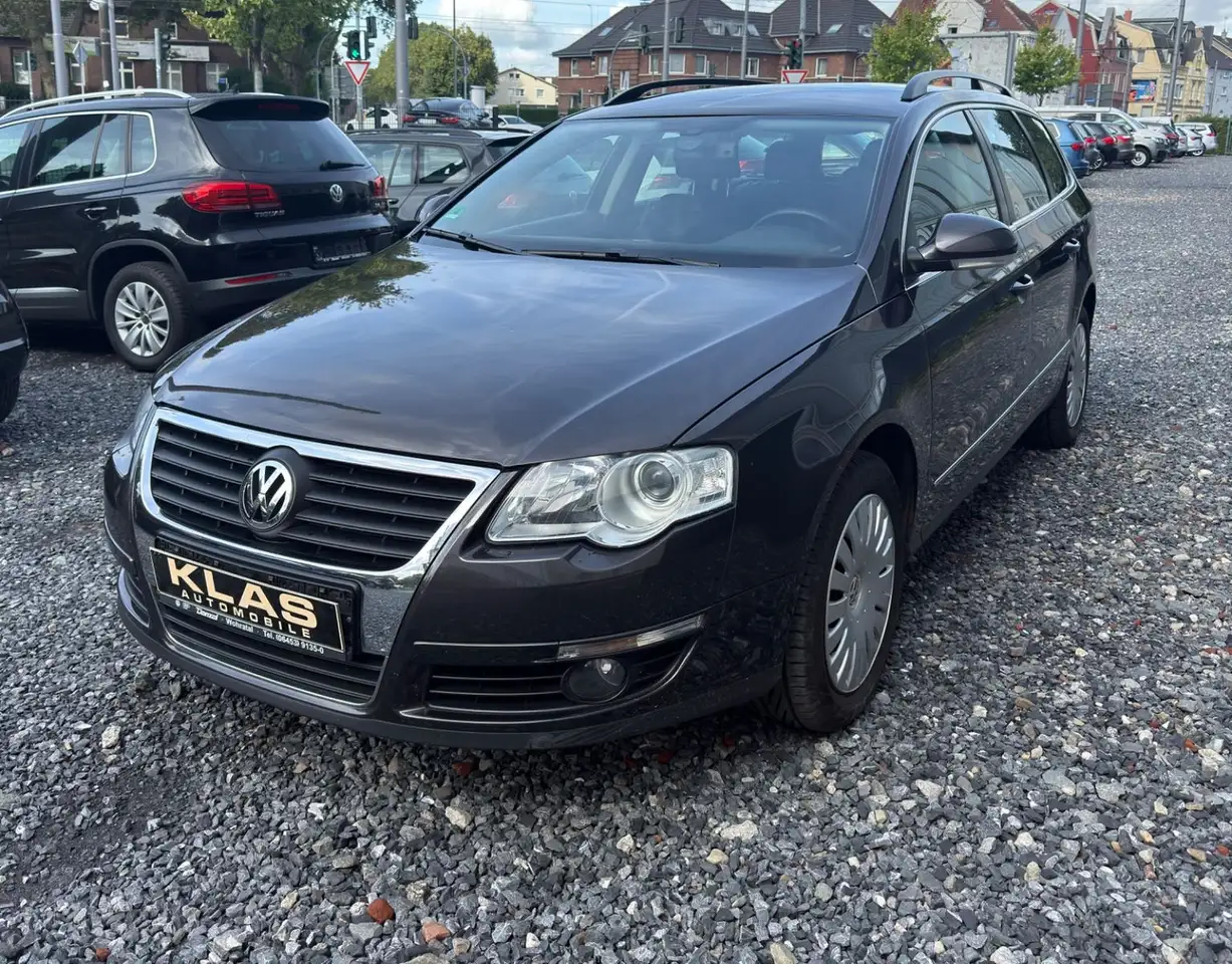 Volkswagen Passat Variant Comfortline — photo 1 of 25