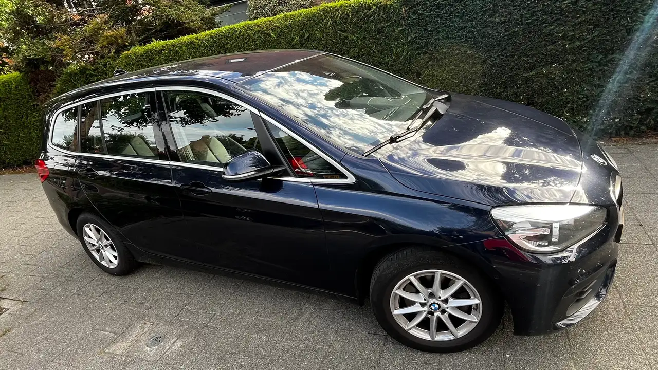 BMW 218 218 Essential — photo 1 of 23