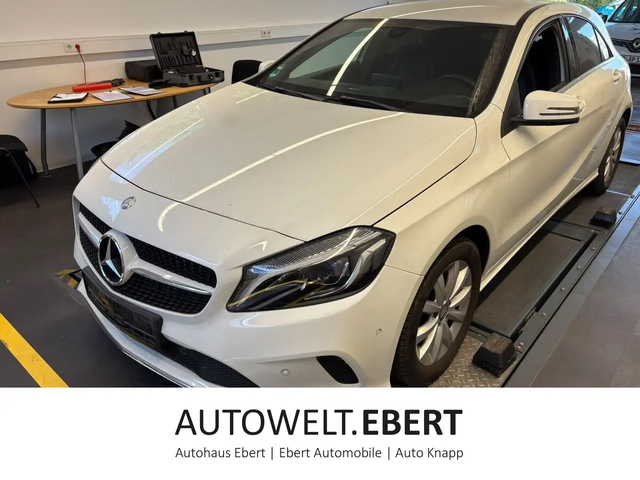 Mercedes-Benz A 180 /RÜCKFAHRKAMERA/SITZHEIZUNG/LED/NAVI/ — photo 1 of 5