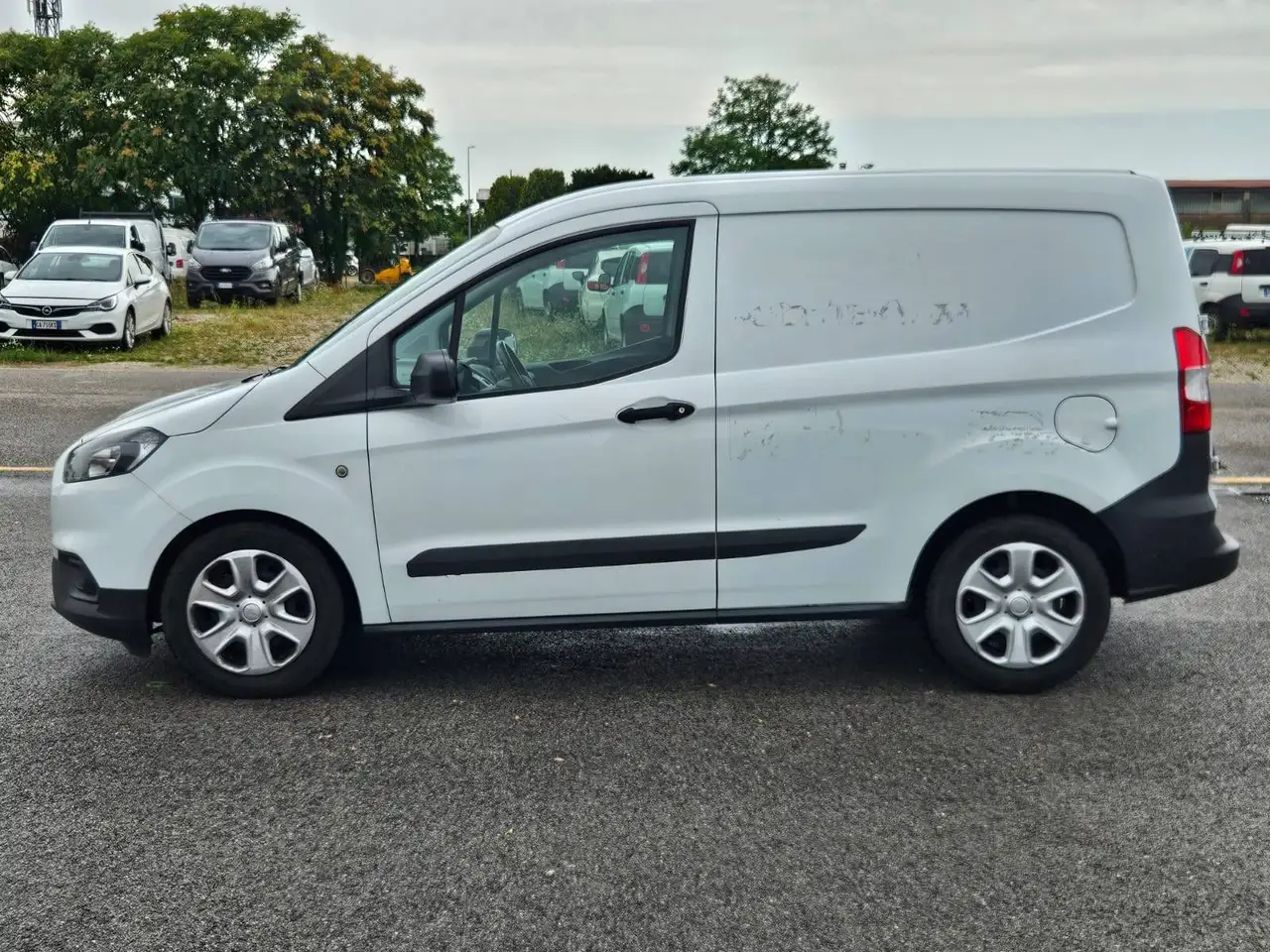 2023 Ford Tourneo Courier COURIER 1.5 TDCi 100 cv Trend - GN888LV, photograph 3