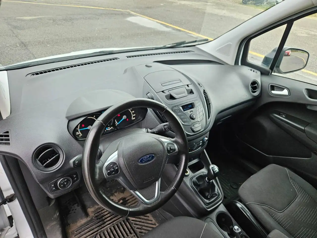 2023 Ford Tourneo Courier COURIER 1.5 TDCi 100 cv Trend - GN888LV, photograph 11