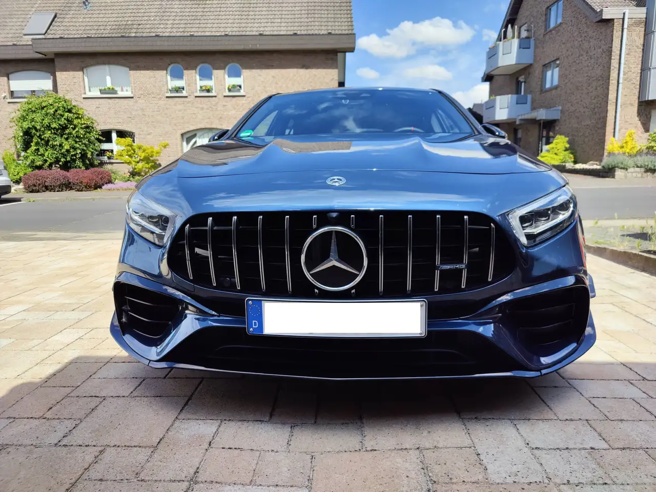 Mercedes-Benz A 45 AMG AMG A 45 S 4Matic AMG Speedshift DCT 8G — photo 1 of 10