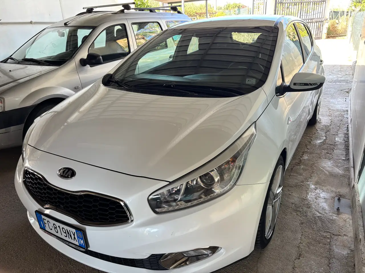 Kia Ceed / cee'd Ceed 1.6 crdi High Tech stop — photo 1 of 5