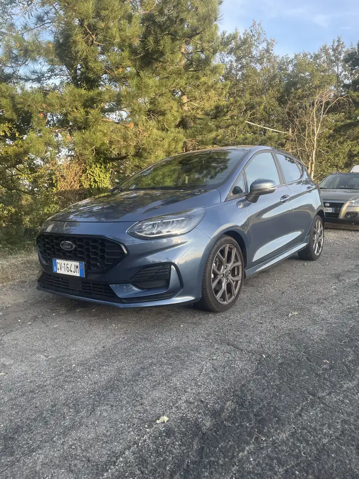 Ford Fiesta 1.0 EcoBoost MHEV ST Line 125 — photo 1 of 11