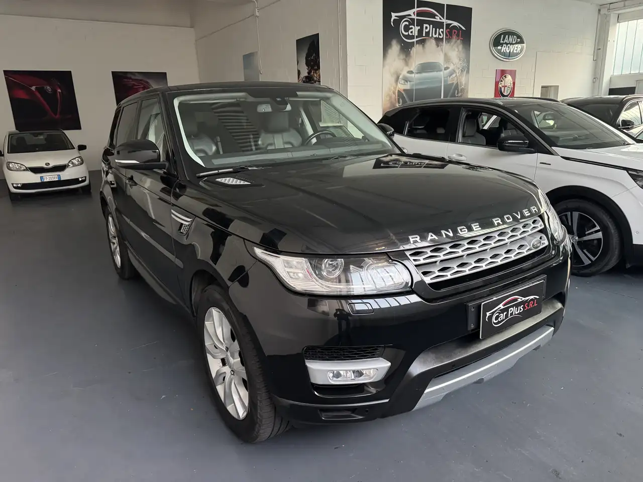 Land Rover Range Rover Sport KM 209000 Range Rover Sport II 3.0 tdV6 HSE auto — photo 1 of 15
