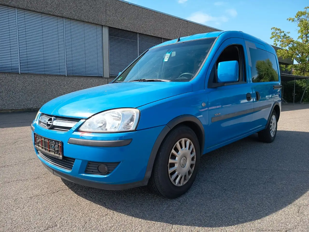 Opel Combo 1.6 — photo 1 of 17