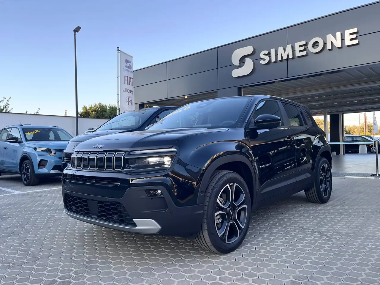 Jeep Avenger Avenger E-Hybrid Summit 1.2 110cv Dct Mhev Automatic Km0 — photo 1 of 15