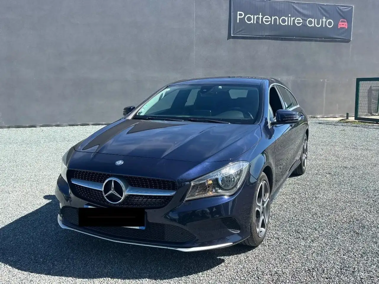 Mercedes-Benz CLA 180 Classe SHOOTING BRAKE 180 D 110 BUSINESS 7GCT D GARANTIE 1 AN. — photo 1 of 12