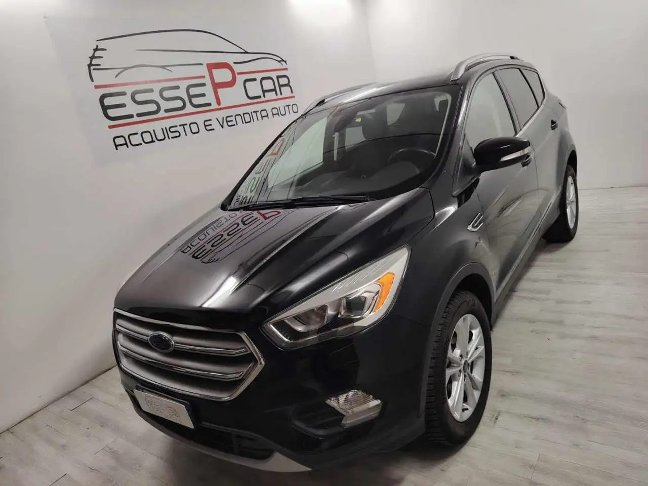 Ford Kuga 1.5 EcoBoost 120 CV S&S 2WD Titanium — photo 1 of 7