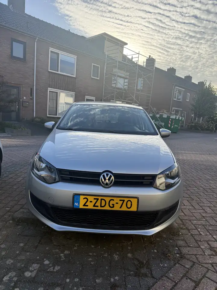 Volkswagen Polo 1.2-12V Comfortline — photo 1 of 20