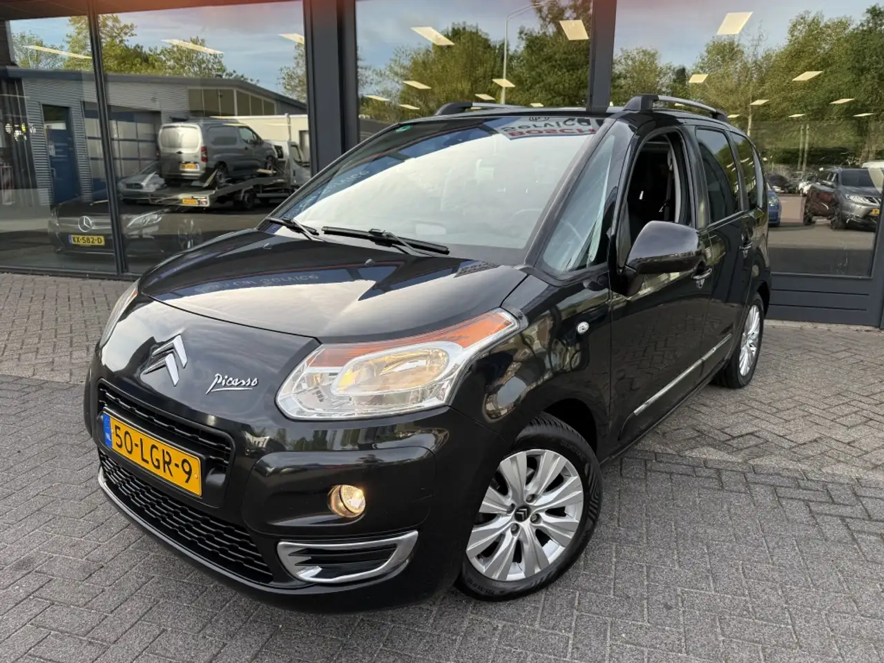 Citroen C3 Picasso 1.4 VTi Exclusive — photo 1 of 20