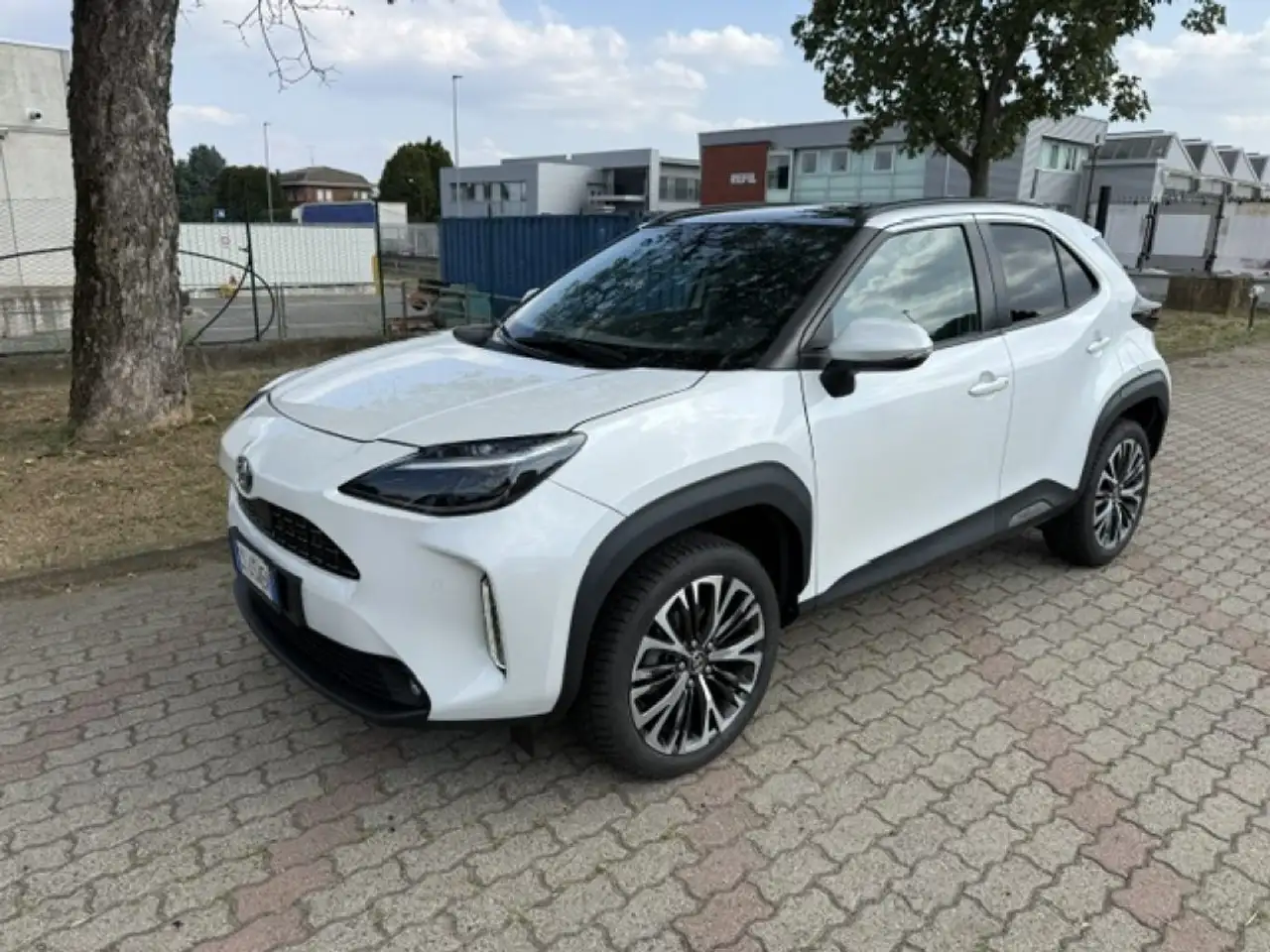 Toyota Yaris Cross 1.5 Hybrid 5p. E-CVT Lounge,Tetto. — photo 1 of 11